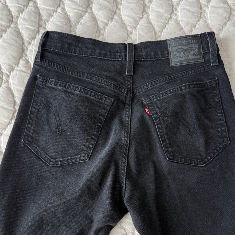 Levi's Women’s Black Straight Jeans